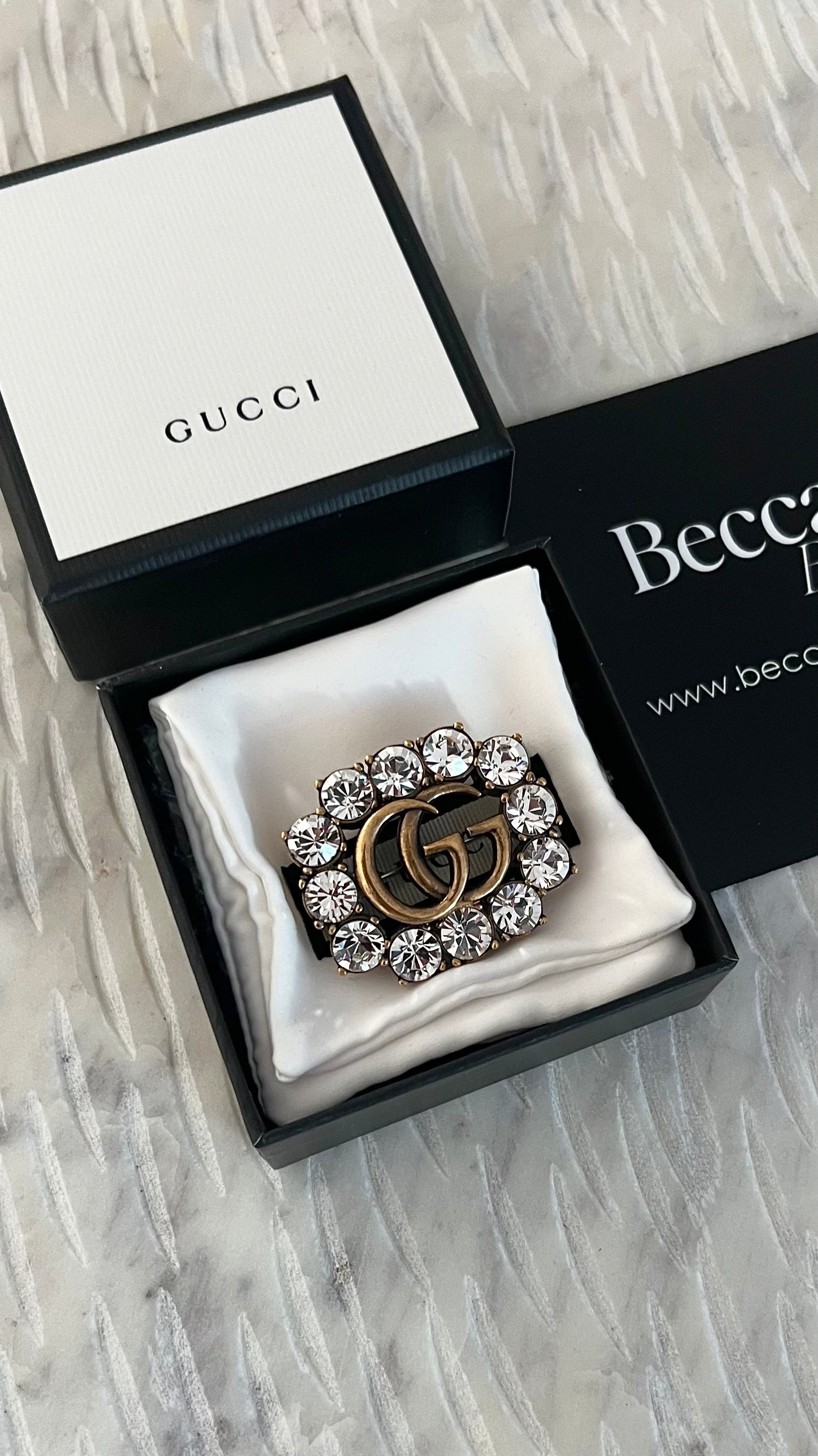 GUCCI METAL DOUBLE G BROOCH WITH CRYSTALS