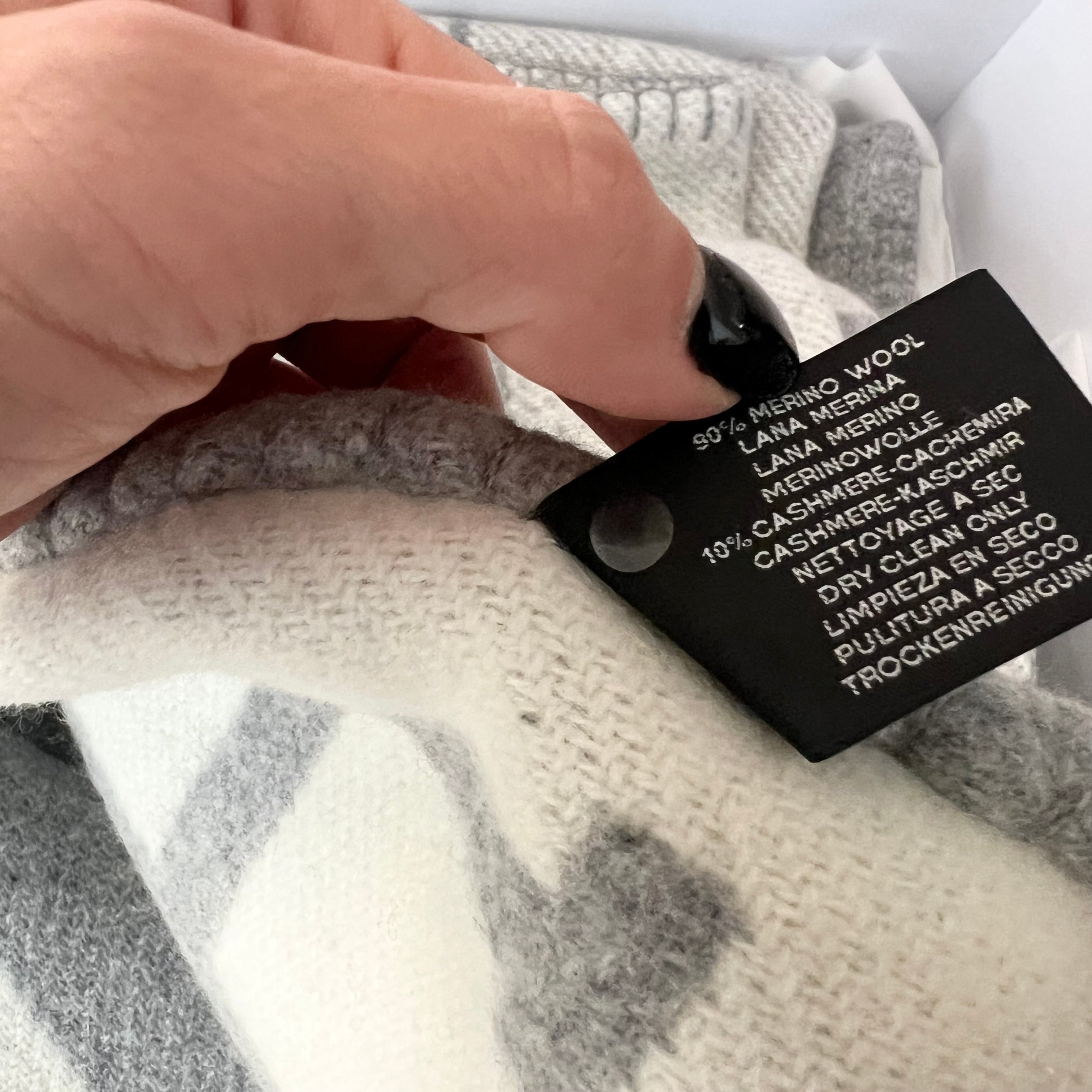 HERMES Avalon III throw blanket