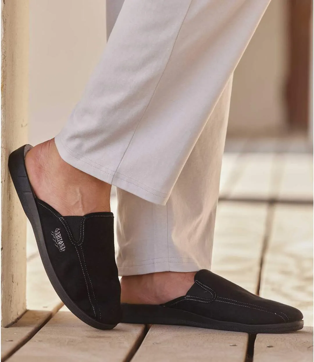 Men's Black Fleece-Lined Slippers 