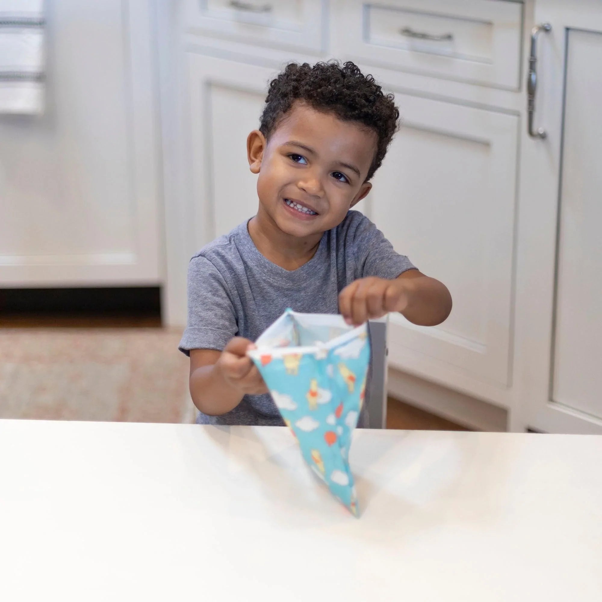 Reusable Snack Bag, Large: Winnie the Pooh Balloons