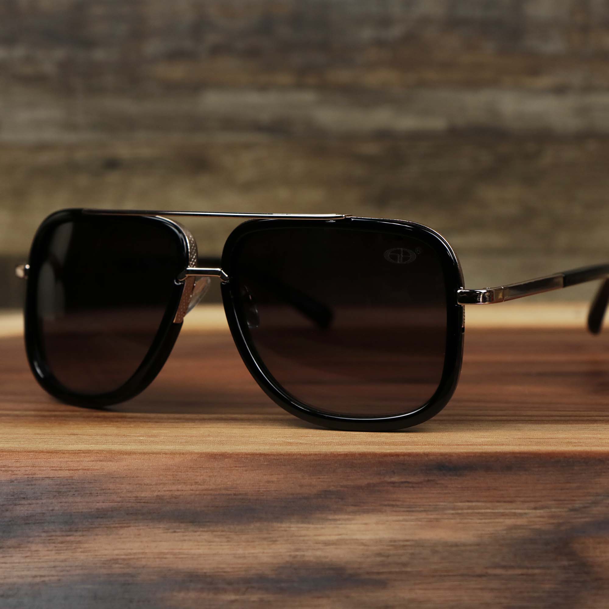 Round Frames Black Lens Sunglasses with Black Gold Frame