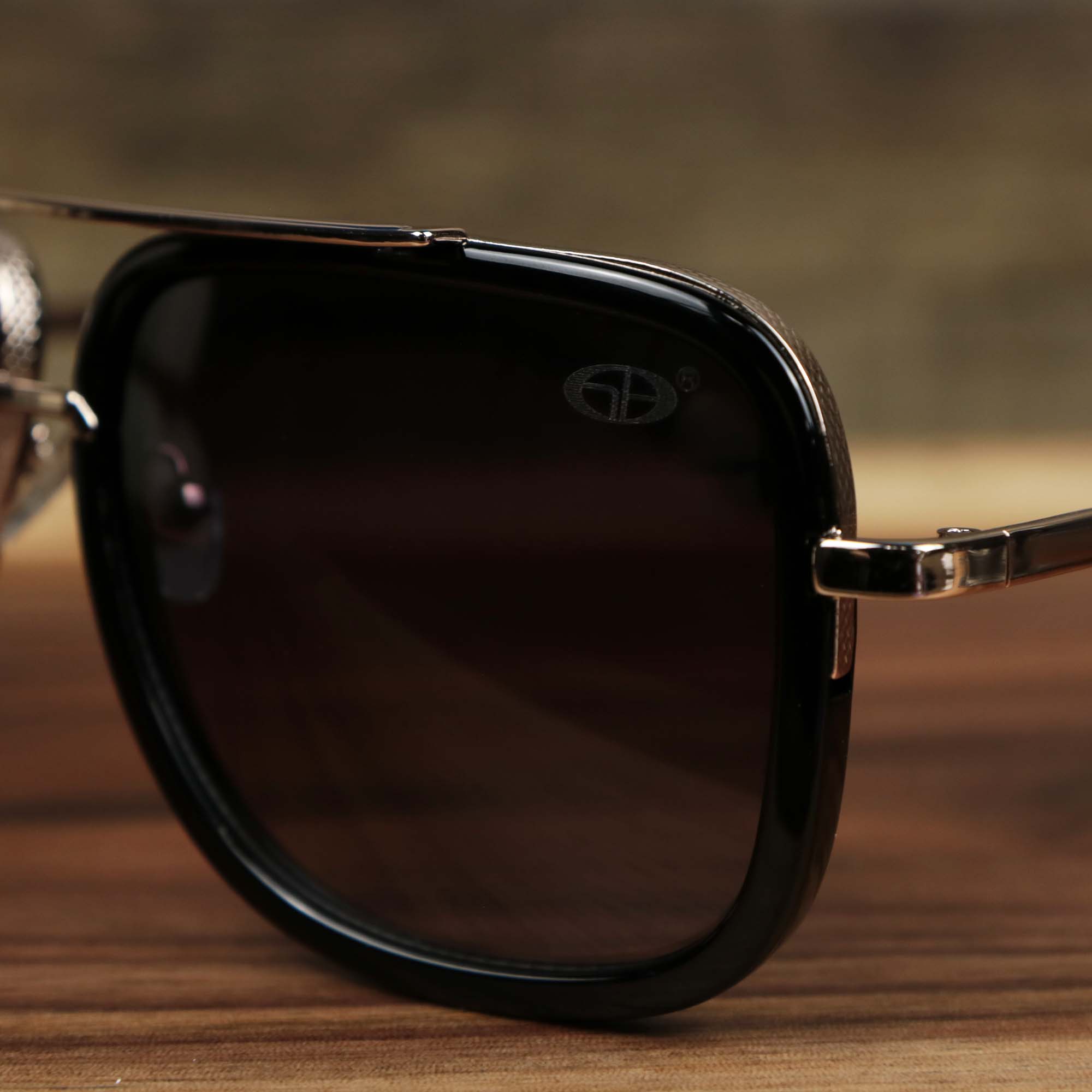 Round Frames Black Lens Sunglasses with Black Gold Frame