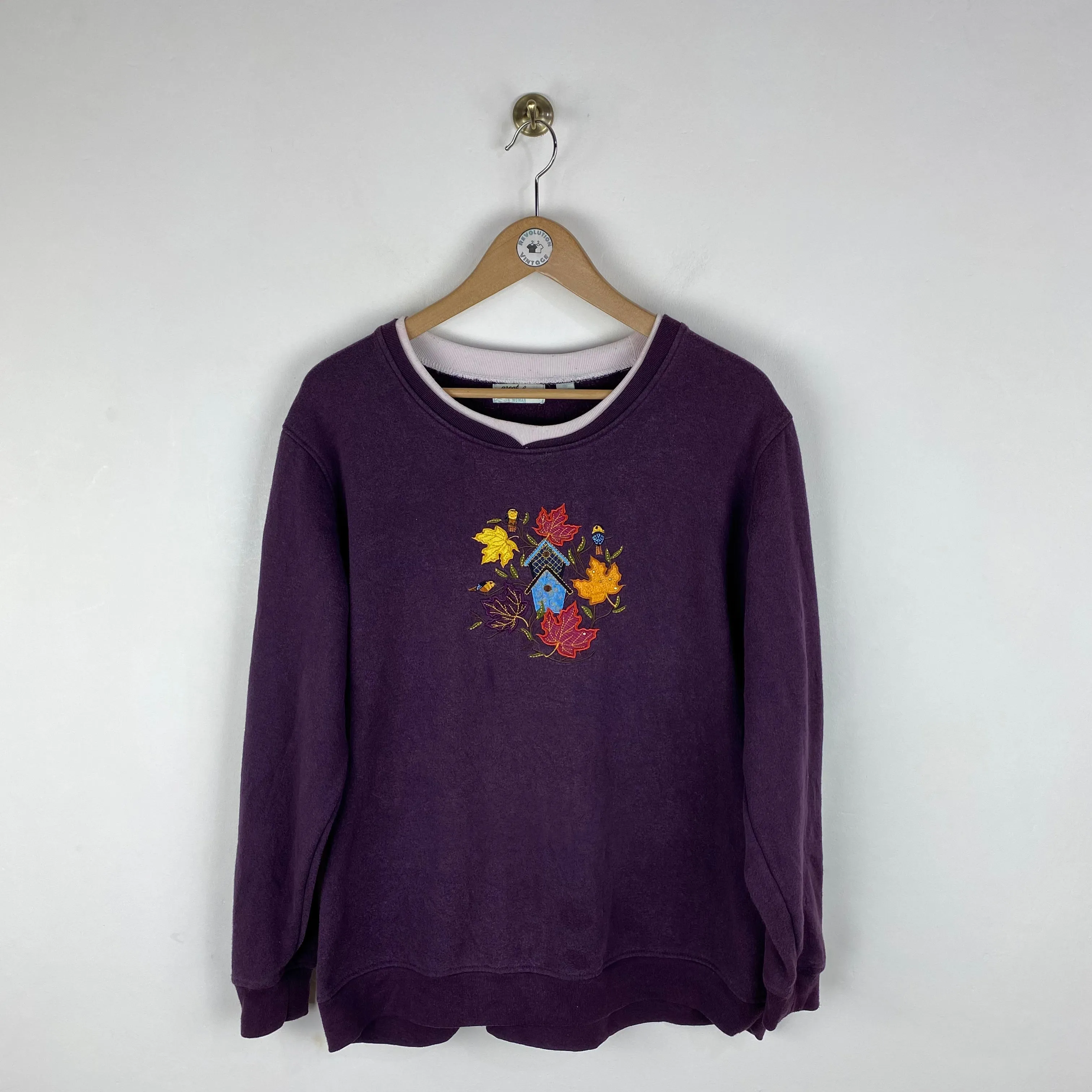 Vintage Embroidered Sweatshirt (XL Women’s)