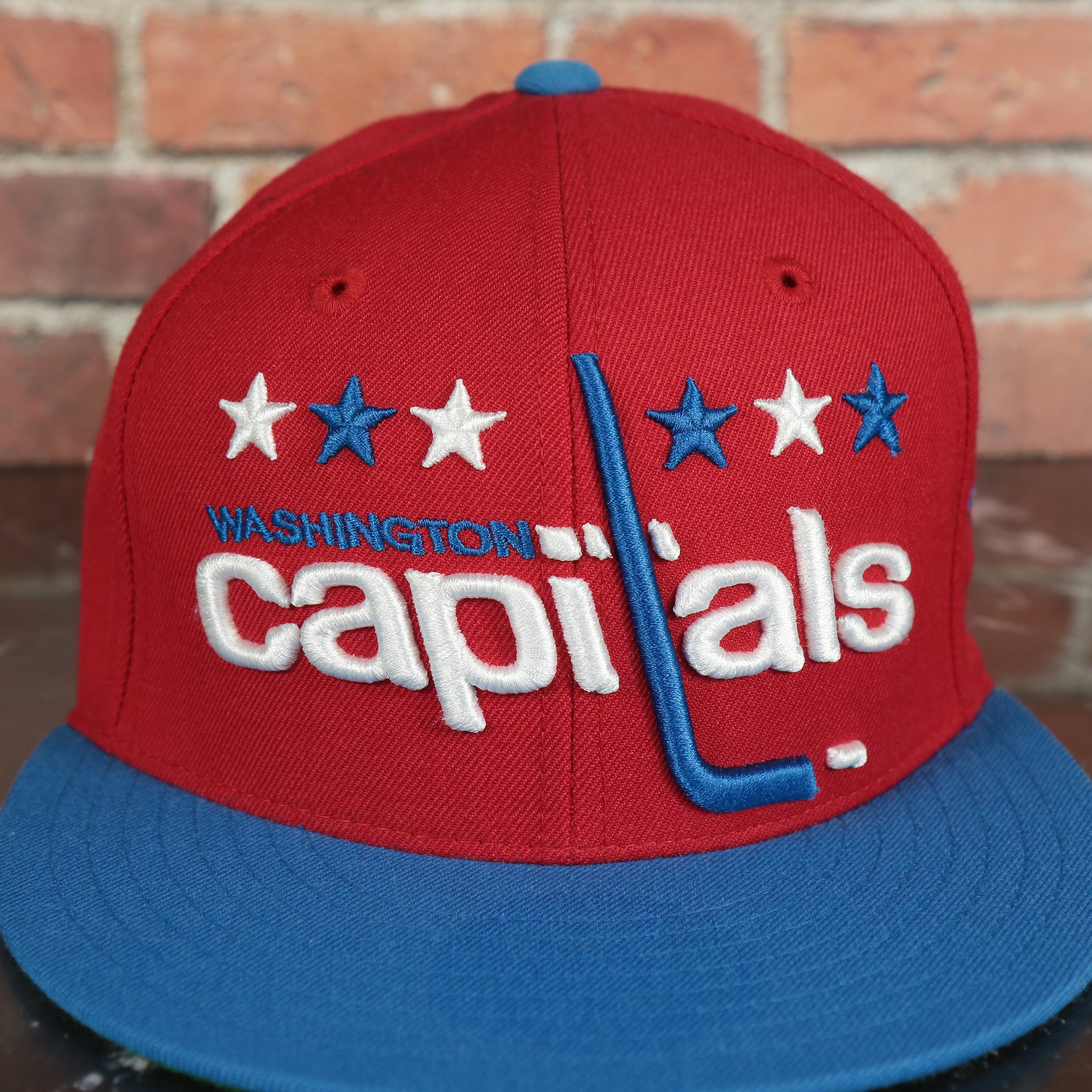 Washington Capitals 2-Tone Fitted Cap Green Bottom | Blue/Red Cap