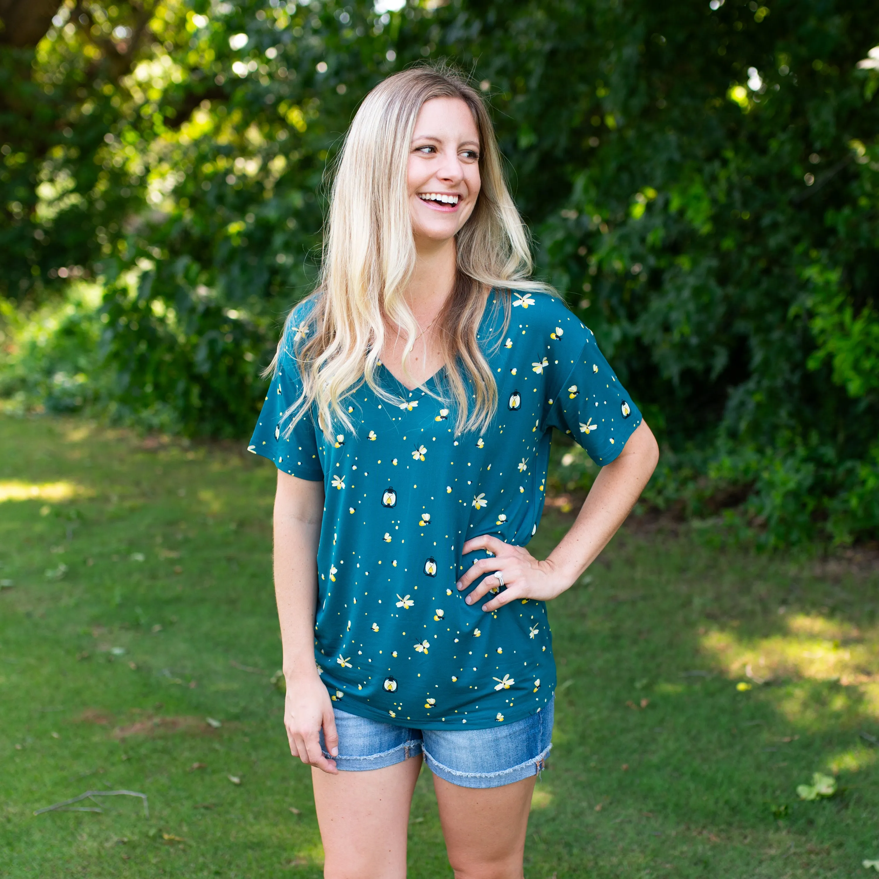 Women’s Relaxed Fit V-Neck in Firefly