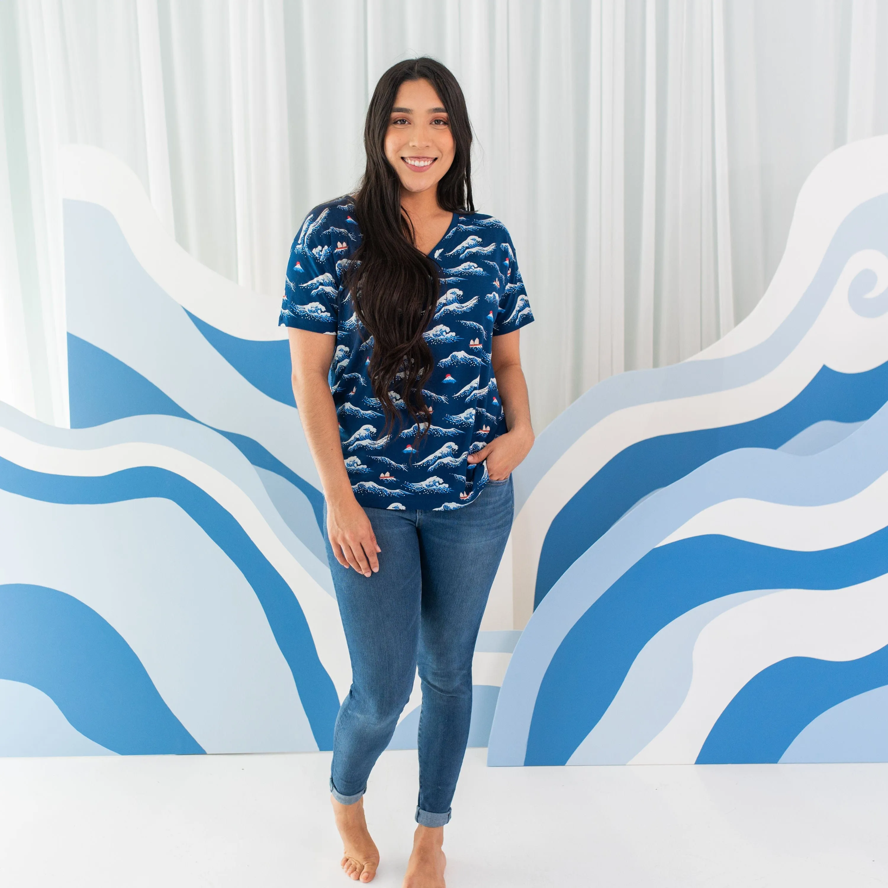 Women’s Relaxed Fit V-Neck in Wave